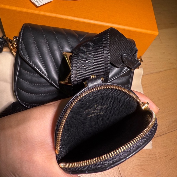 Louis Vuitton New Wave Multi-Pochette - Picture 7 of 10